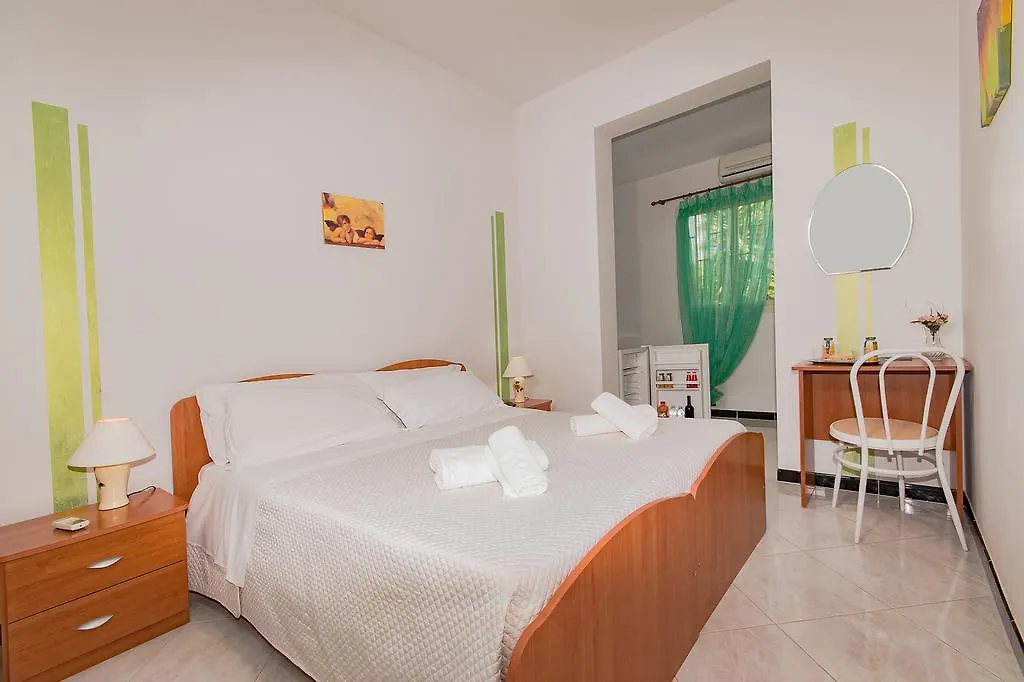 Kamarina Land Bed & Breakfast Santa Croce Camerina 2*,  Italy